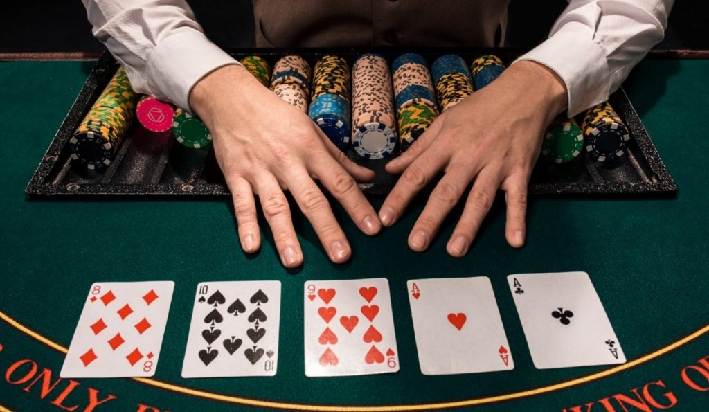 Các thuật ngữ trong trò chơi Poker online tiền thật